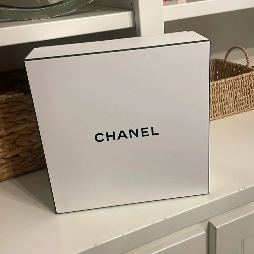 Authentic CHANEL Square Empty Gift Box Container 8.75"x8.75"x4" w/Ribbon New
